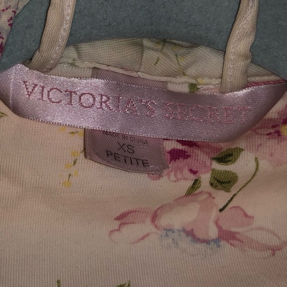 Beautiful floral Victoria’s Secret robe y2k coquette - Picture 6 of 7